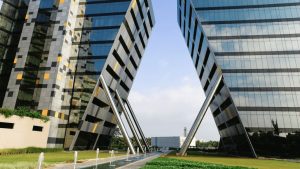 Young professionals consider remote work as LPG shortage cuts hostel and office meals