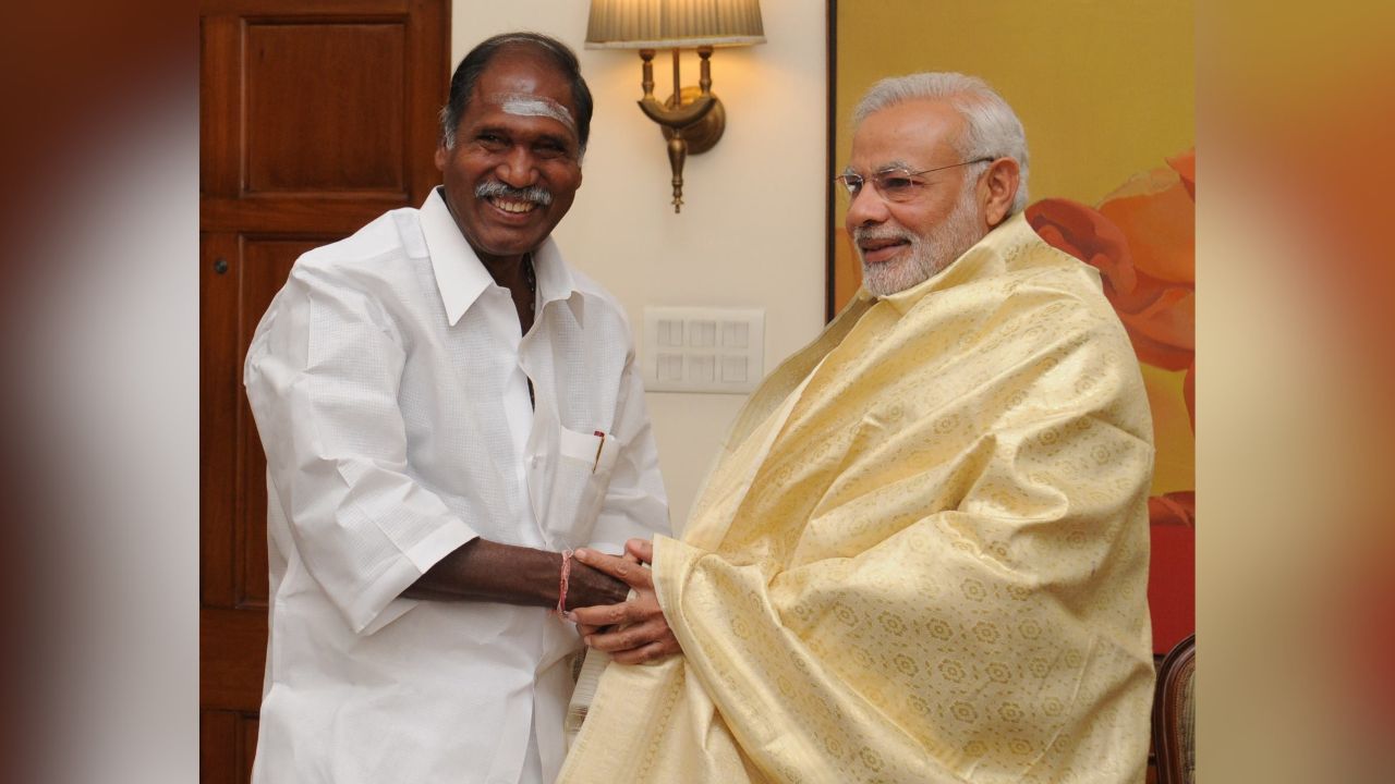 N Rangasamy with Prime Minister Narendra Modi. (File picture)