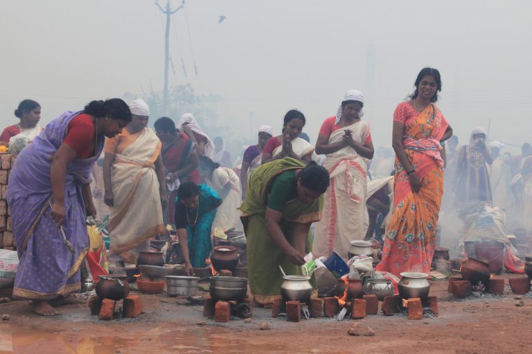 Women offering 'Pongala'. Credit: iStock