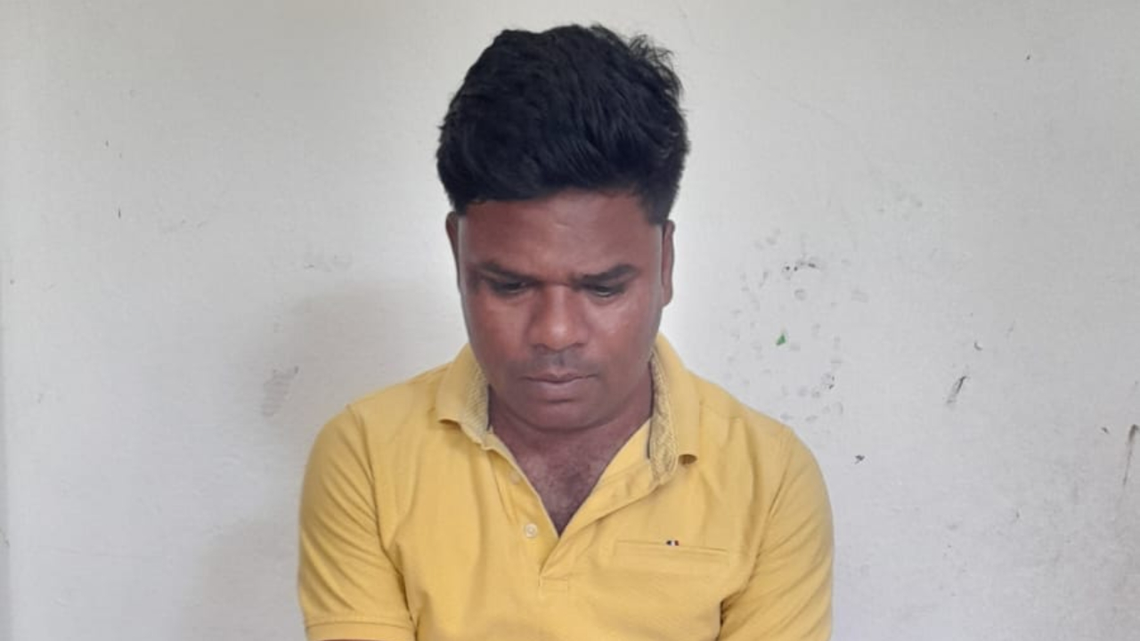 T Ashok, SI, Mamada PS, Nirmal was caught red-handed by Telangana ACB. Credit: