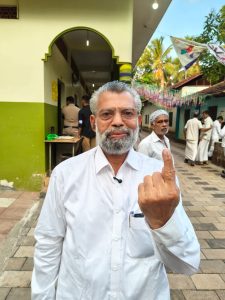 Kurukkoli Moideen cast his vote at Booth No. 12 at Islahul Wildan Madrasa. He is contesting from the Tirur Assembly constituency as IUML candidate.