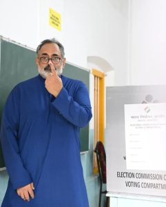 Rajeev Chandrasekhar cast his vote in Nemom.