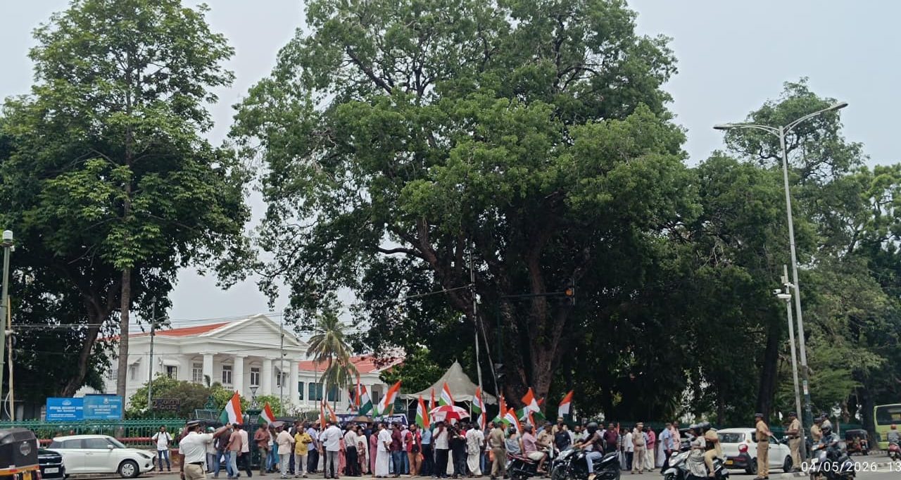 Jubilant Congress workers in front of the Secretariat in Thiruvananthapuram.
