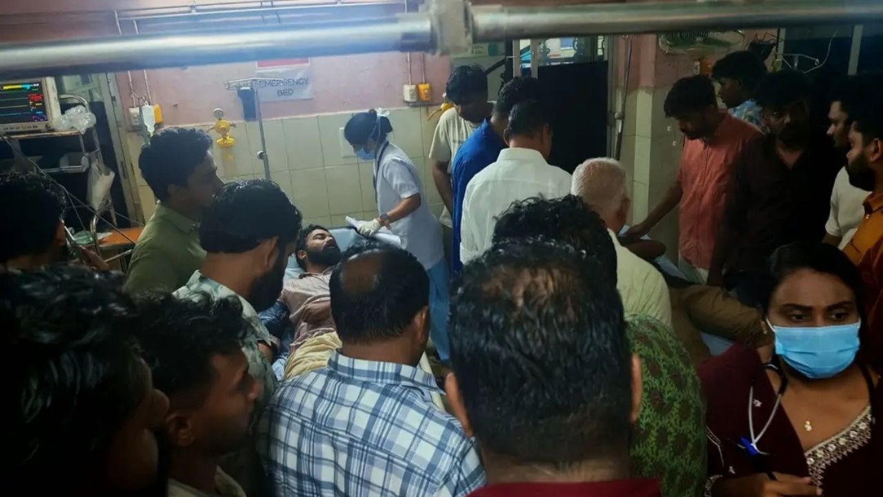 Several people were hospitalised after the SFI-KSU clash in Thiruvananthapuram.