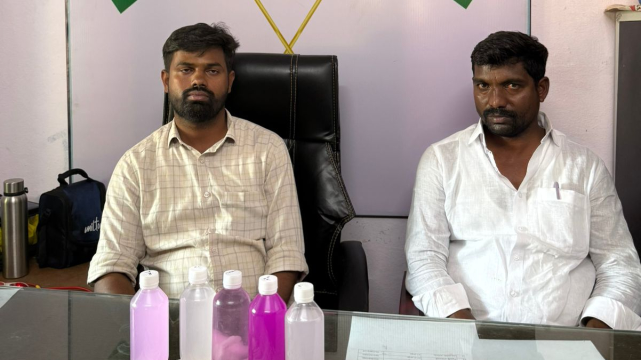 Accused G Raju Goud and Gollapally Anjaneyulu. Credit: x.com/TelanganaACB