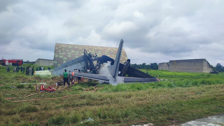The crashed AN-32. Credit: x.com/samartoor3086
