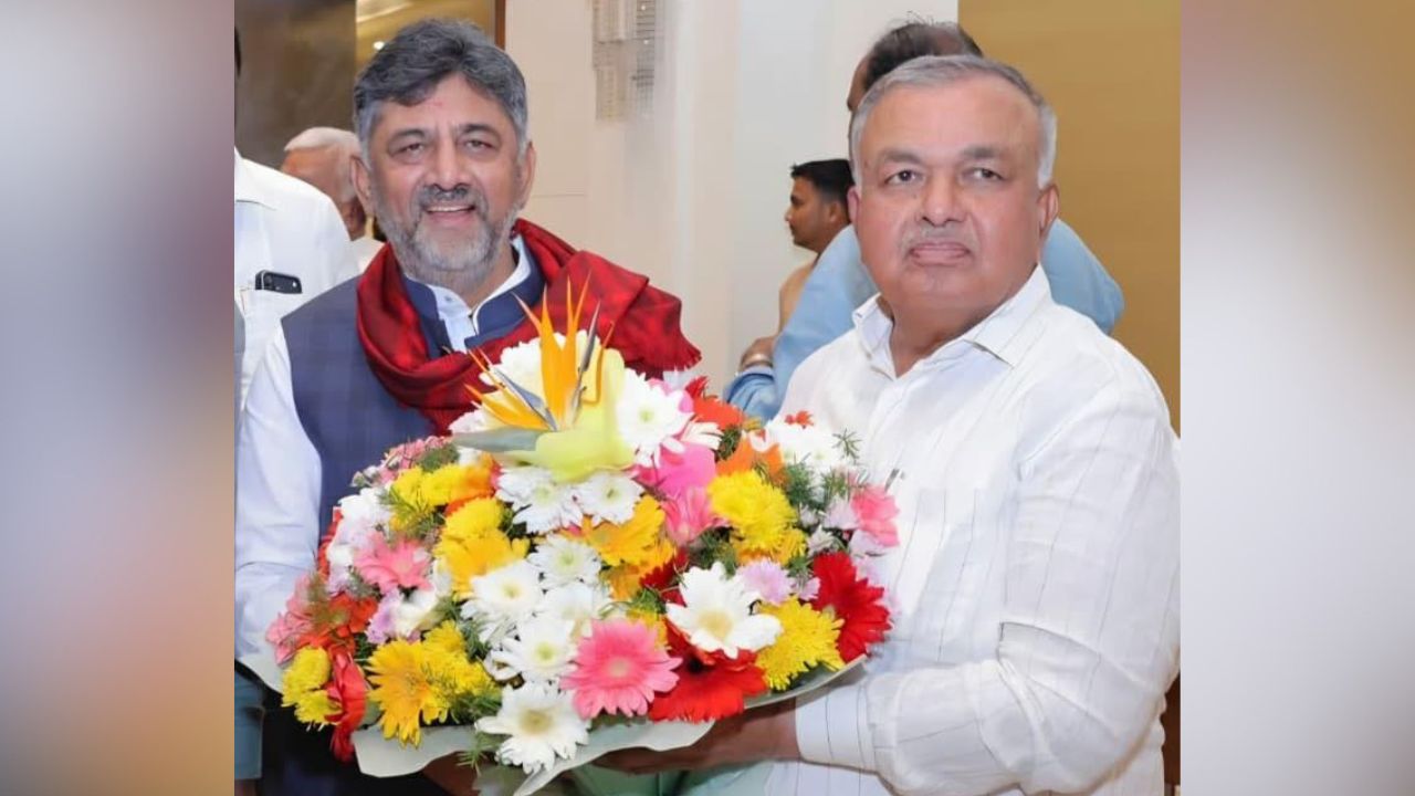 Ramalinga Reddy with Chief Minister DK Shivakumar.