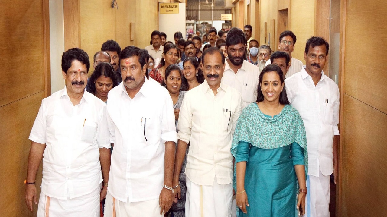 The Kerala HC on Wednesday declared invalid the oath taken by 20 BJP councillors of the Thiruvananthapuram Corporation and a member of Vadakkenchery gram panchayat