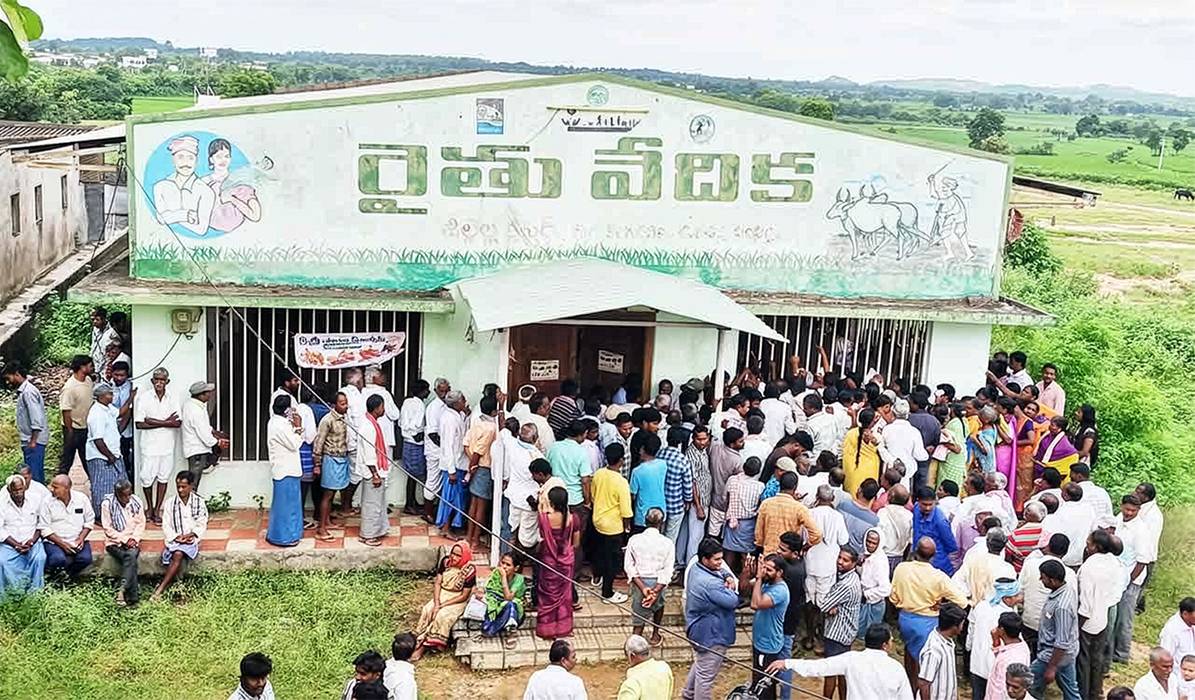 Telangana's fertiliser consumption has risen from around 29 lakh tonnes combined in 2018-19 to over 41 lakh tonnes recently. (Photo: Special Arrangement)