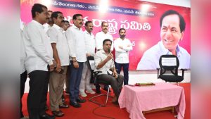 Rumblings within Telangana Congress over challenges to welfare schemes; BRS gets free publicity