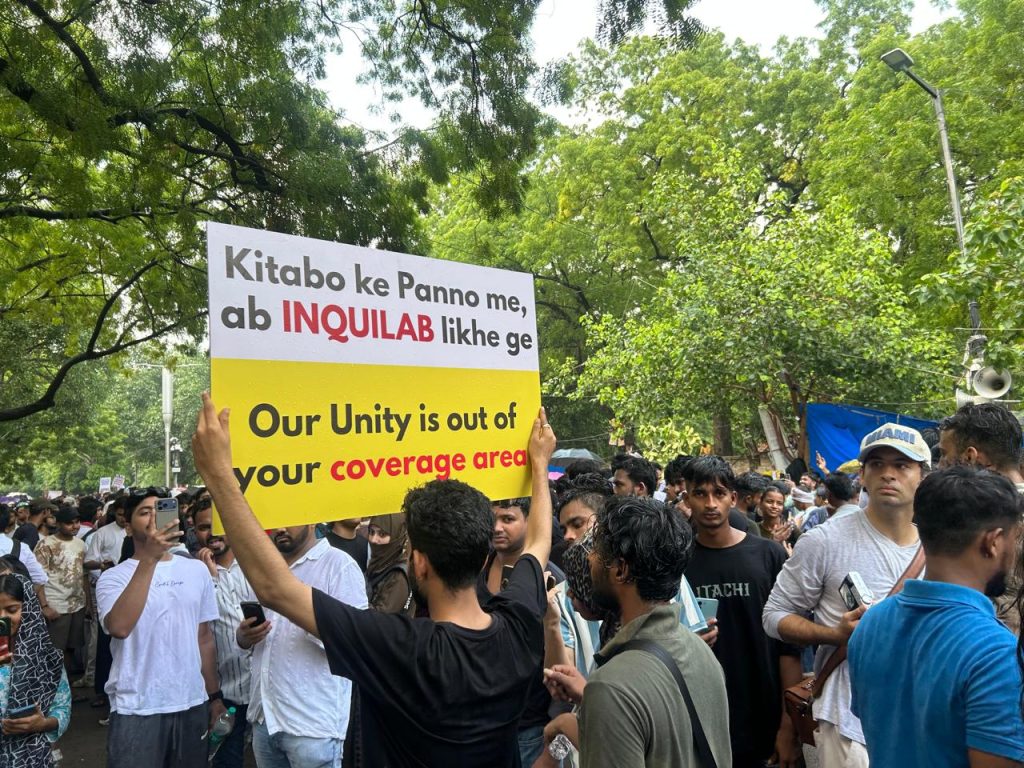 Why traditional media is at the receiving end at the Jantar Mantar protests