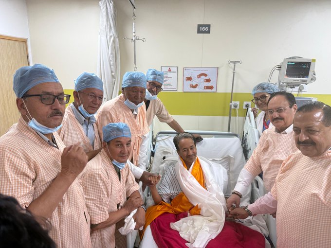 Sonam Wangchuk ended his 26-day fast a little past Thursday midnight in the presence of Union ministers.