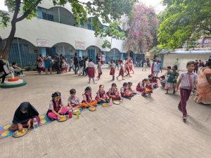 Students having breakfast at the Government Primary and High School, Kavadiguda (Sreshta Ladegaam/South First)
