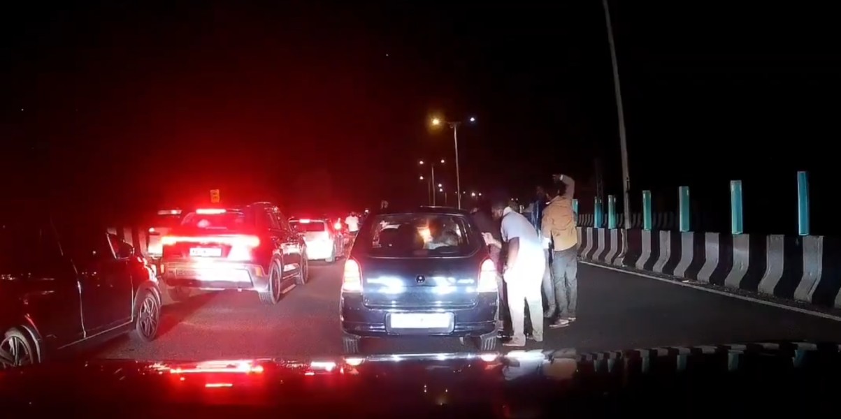 Family attacked on Bengaluru–Mysuru