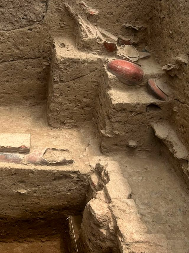 Rare furnace found at Keeladi in Tamil Nadu: New clue to ancient Tamil iron industry