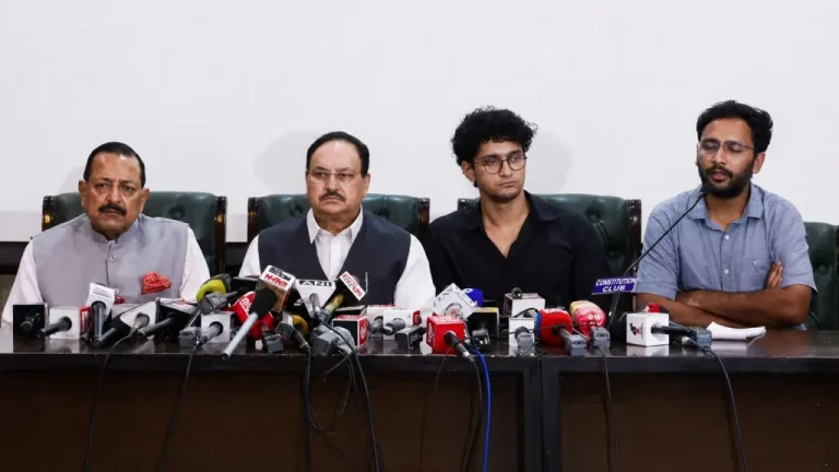 The government and CJP spokespersons seen addressing the media.