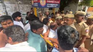 DMK workers entered into a heated argument with the police outside Udhayanidhi Stalin's residence.