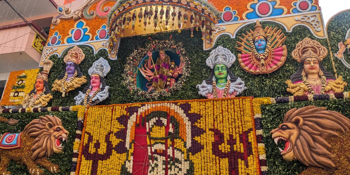 Lashkar Bonalu: Oracle predicts heavy rains, fire mishaps; monsoon splash thins crowd on Day 2