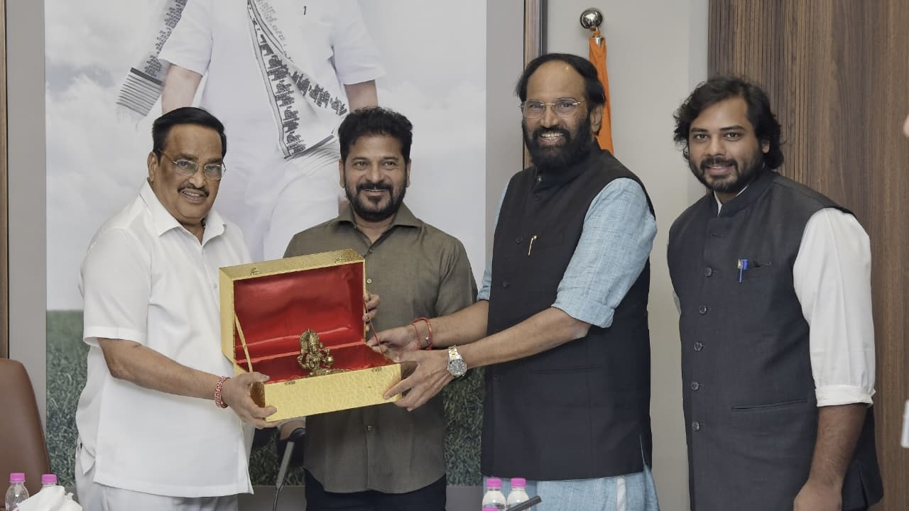 Telangana CM Revanth meets Union Minister CR Patil, presses for nod on Tummidihatti barrage