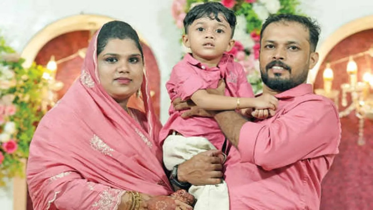 Shafna, Muneer and their three-year-old son, Muhammad Ameen Ibac