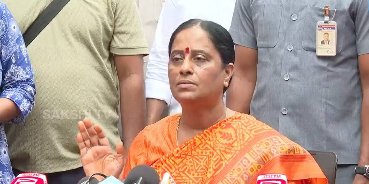 Konda Surekha slams ‘unilateral’ sacking, says Revanth Reddy blackmailed Congress High Command