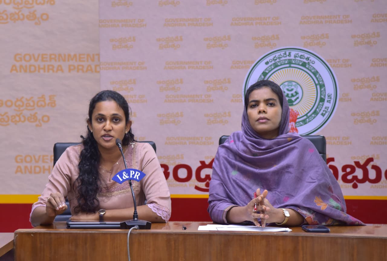 SAAP MD Bharani IFS and Education Department Commissioner Tamim Ansaria IAS.