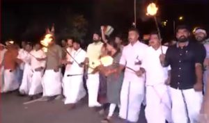 Keralam: Youth Congress march against CEC turns violent after clash with SFI; Yuva Morcha blockades Minister Shaji