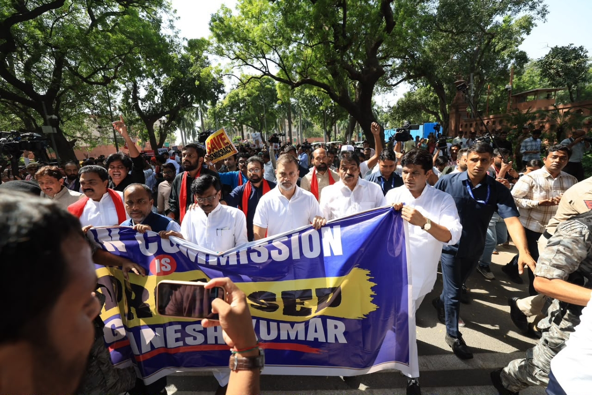 INDIA bloc march to ECI headquarters