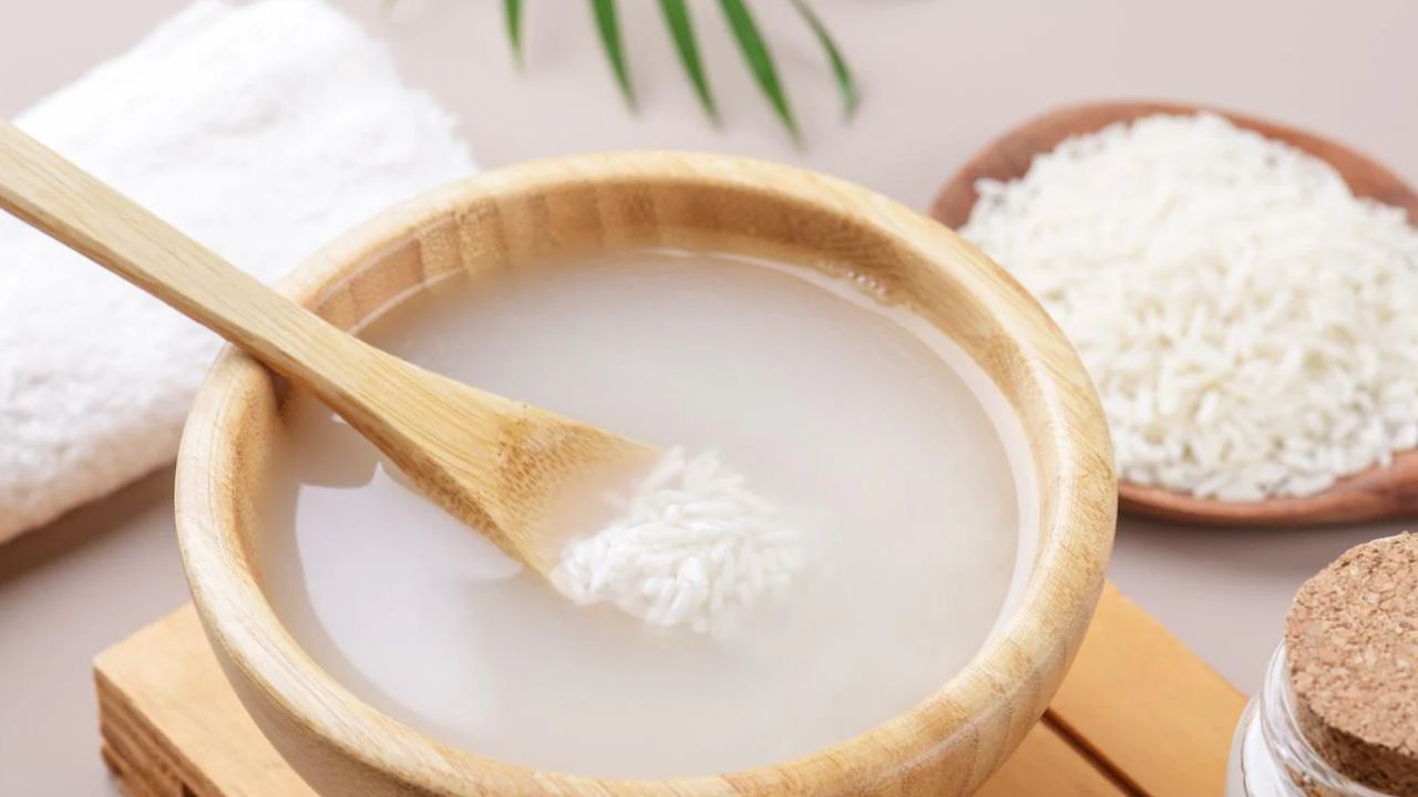 Rice Water: రైస్ వాటర్ వల్ల జుట్టుకు ఇన్ని ప్రయోజనాలా? ఎలా వాడాలంటే? Rice Water: రైస్ వాటర్ వల్ల జుట్టుకు ఇన్ని ప్రయోజనాలా? ఎలా వాడాలంటే?