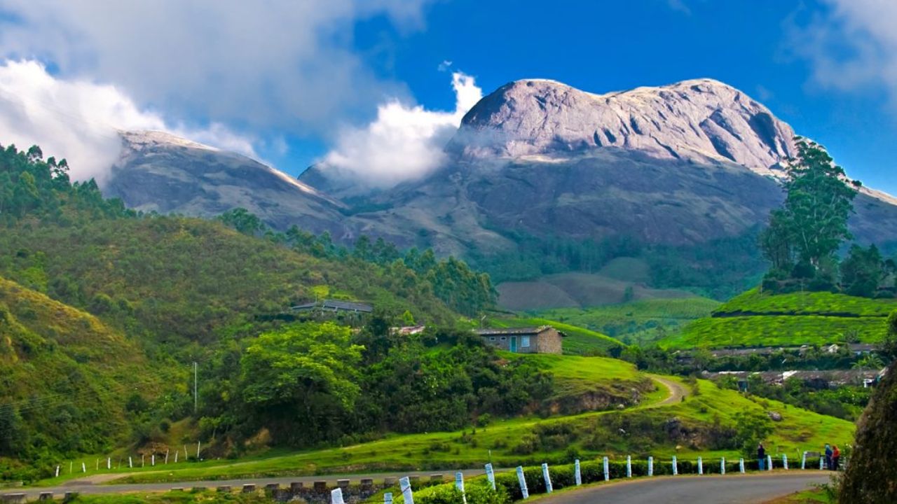 Hill stations : ఏప్రిల్ లో ఈ ప్రాంతాలకు వెళ్లండి. ఫుల్ ఎంజాయ్ చేస్తారు.. Hill stations : ఏప్రిల్ లో ఈ ప్రాంతాలకు వెళ్లండి. ఫుల్ ఎంజాయ్ చేస్తారు..