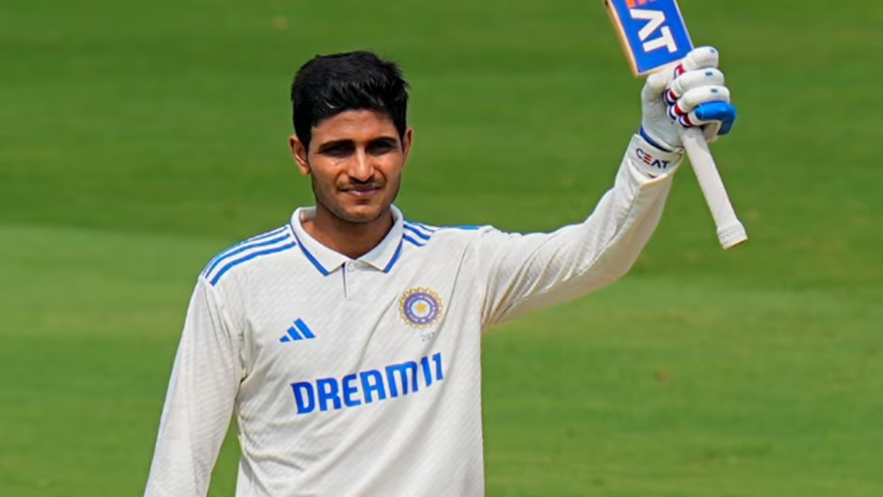 Shubman Gill : టీమిండియా గెలిచాక కనిపించకుండా పోయిన జర్నలిస్ట్.. తన కోసం వెతికిన శుభమాన్ గిల్ Shubman Gill : టీమిండియా గెలిచాక కనిపించకుండా పోయిన జర్నలిస్ట్.. తన కోసం వెతికిన శుభమాన్ గిల్