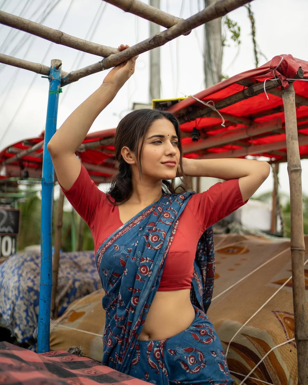 ruhani sharma మొదటి సినిమాతో తెలుగు కుర్రాళ్ల హృదాయాలను దోచేసింది