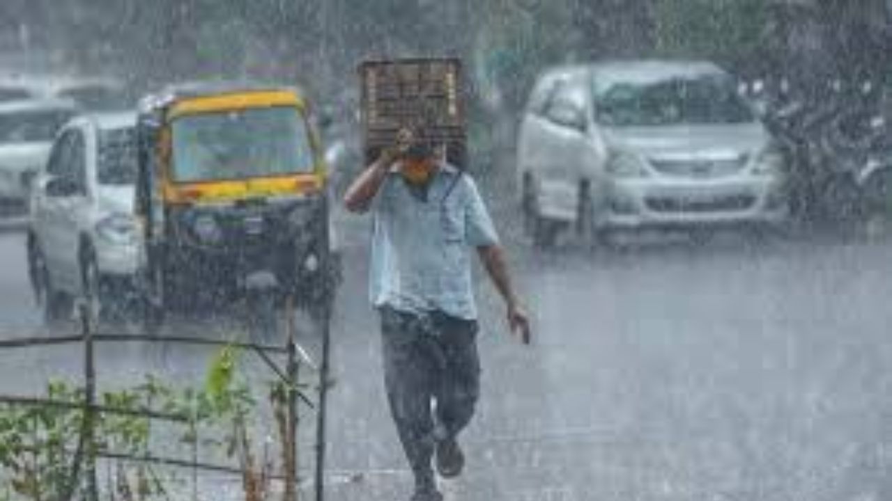 Telangana Rains: తెలంగాణకు ఓ పెను హెచ్చరిక.. ప్రజలు అప్రమత్తంగా ఉండాలి Telangana Rains: తెలంగాణకు ఓ పెను హెచ్చరిక.. ప్రజలు అప్రమత్తంగా ఉండాలి