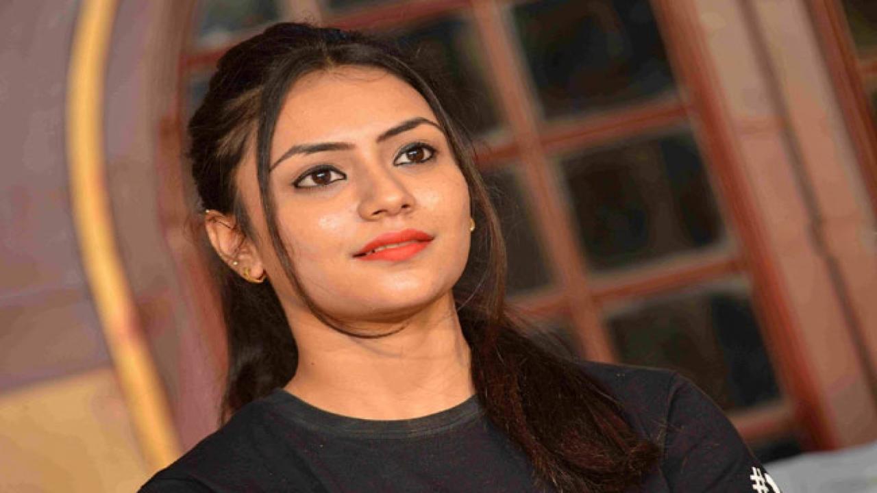 తమ్ముడిని చంపించిన హీరోయిన్! తమ్ముడిని చంపించిన హీరోయిన్!