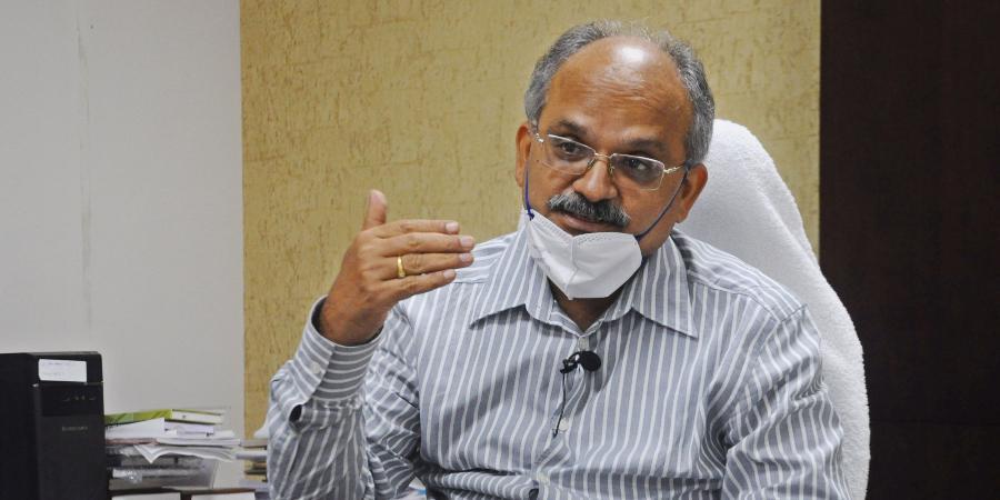 కోవిడ్ వల్లే పరిమితంగా దర్శన టికెట్లు కోవిడ్ వల్లే పరిమితంగా దర్శన టికెట్లు