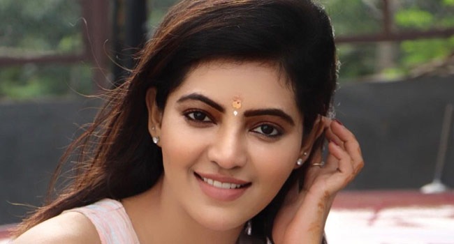 ఫేస్బుక్ ఖాతా పై స్పందించిన అతుల్య రవి ఫేస్బుక్ ఖాతా పై స్పందించిన అతుల్య రవి