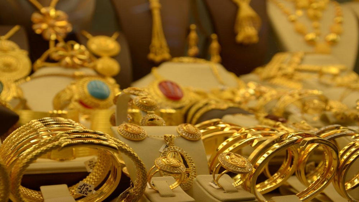 Gold Loan | గోల్డ్ లోన్ కోసం చూస్తున్నారా..? ఏ బ్యాంకులో బంగారం రుణంపై ఎంత వడ్డీ ఉందంటే..? Gold Loan | గోల్డ్ లోన్ కోసం చూస్తున్నారా..? ఏ బ్యాంకులో బంగారం రుణంపై ఎంత వడ్డీ ఉందంటే..?