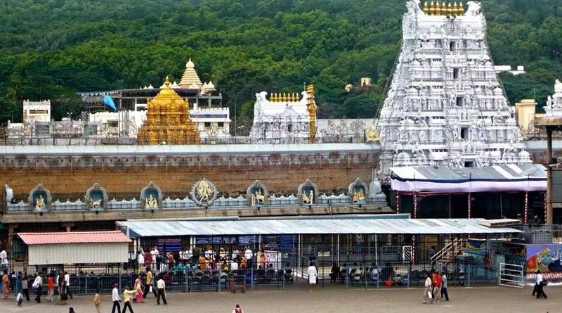 దర్శనం టికెట్లతో వ్యాపారం చేసే వారిపై కఠిన చర్యలు దర్శనం టికెట్లతో వ్యాపారం చేసే వారిపై కఠిన చర్యలు