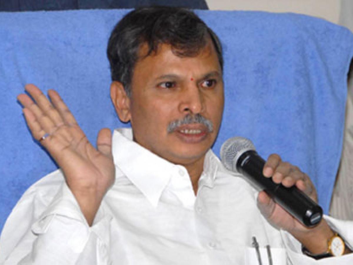 ఫోన్ ట్యాపింగుల వ్యవహారంలో బిజీ బిజీ గా వున్న కేంద్రం ఫోన్ ట్యాపింగుల వ్యవహారంలో బిజీ బిజీ గా వున్న కేంద్రం