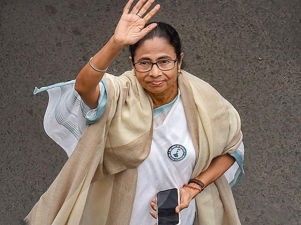ఈనెల 5 న సీఎంగా ప్రమాణ స్వీకారం చేయనున్న దీదీ ఈనెల 5 న సీఎంగా ప్రమాణ స్వీకారం చేయనున్న దీదీ
