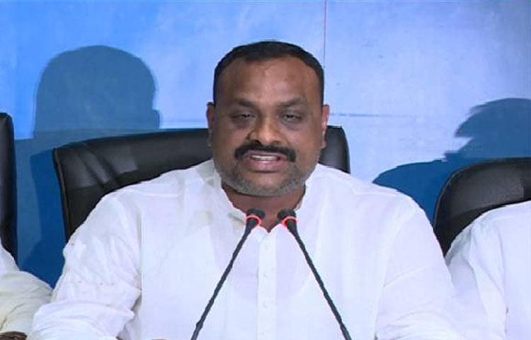 రాయచోటిలో టిడిపినేతలపై దాడి దుర్మార్గం రాయచోటిలో టిడిపినేతలపై దాడి దుర్మార్గం