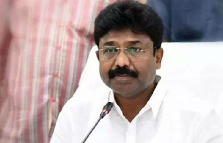 తల్లిదండ్రులను వేధించి ఫీజులు వసూలు చేస్తే కఠిన చర్యలు తల్లిదండ్రులను వేధించి ఫీజులు వసూలు చేస్తే కఠిన చర్యలు