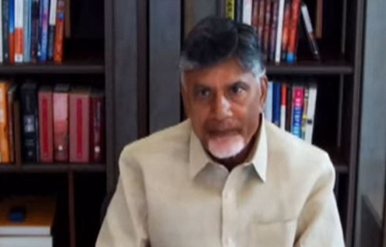 గోరంట్లకు చంద్రబాబు ఫోన్ కాల్.. అరగంటపాటు చర్చలు.. రాజీనామాపై వెనక్కి తగ్గేనా..? గోరంట్లకు చంద్రబాబు ఫోన్ కాల్.. అరగంటపాటు చర్చలు.. రాజీనామాపై వెనక్కి తగ్గేనా..?