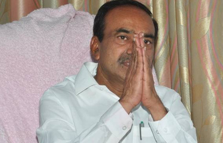 ఈటలకు అస్వస్థత.. ప్రజాదీవెనయాత్ర కు తాత్కాలిక విరామం ఈటలకు అస్వస్థత.. ప్రజాదీవెనయాత్ర కు తాత్కాలిక విరామం