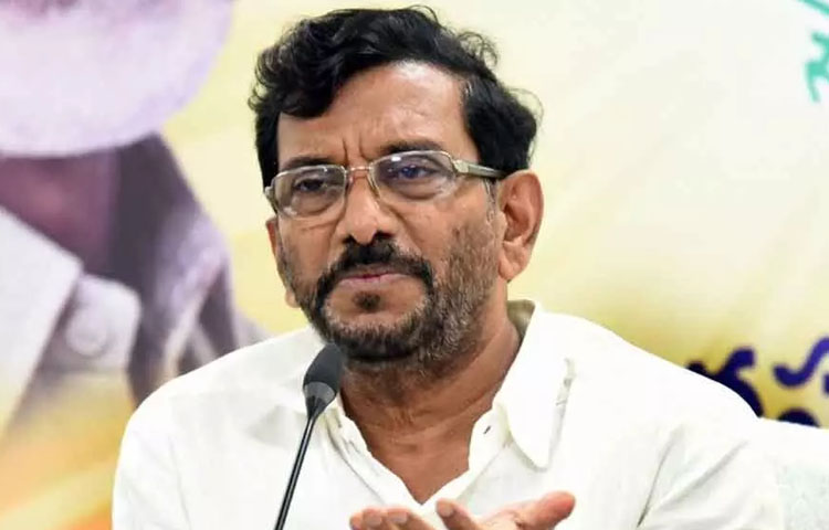ఆనందయ్య మందుపై అన్ని పరీక్షలు, నివేదికలు రేపు సాయంత్రం వెల్లడి ఆనందయ్య మందుపై అన్ని పరీక్షలు, నివేదికలు రేపు సాయంత్రం వెల్లడి