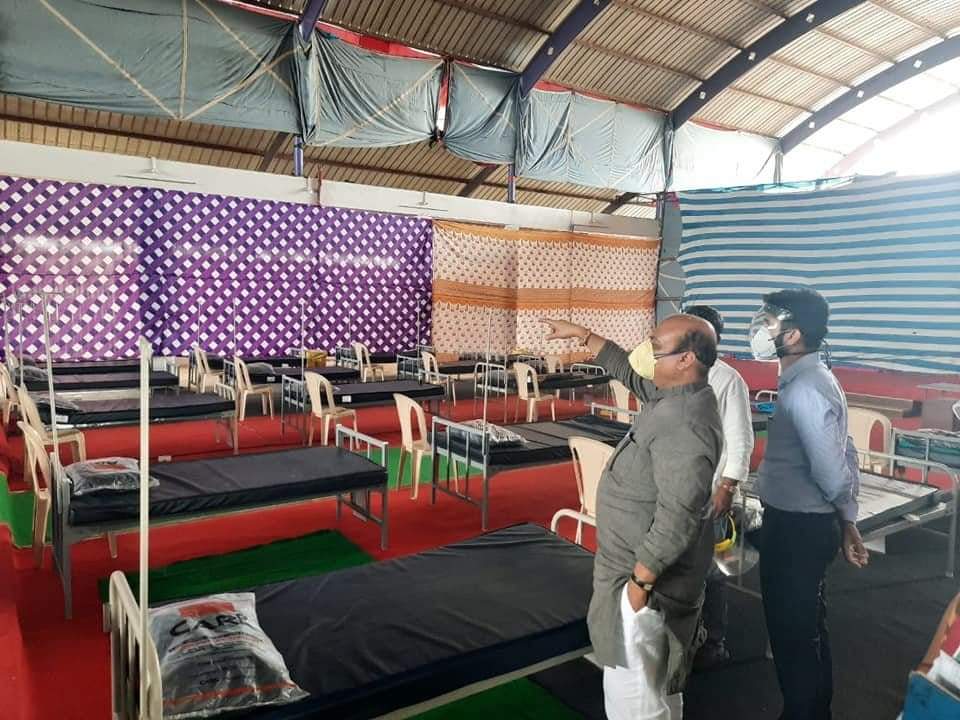 ఇంటినే కోవిడ్ సెంటర్ గా మార్చిన మంత్రి ఇంటినే కోవిడ్ సెంటర్ గా మార్చిన మంత్రి