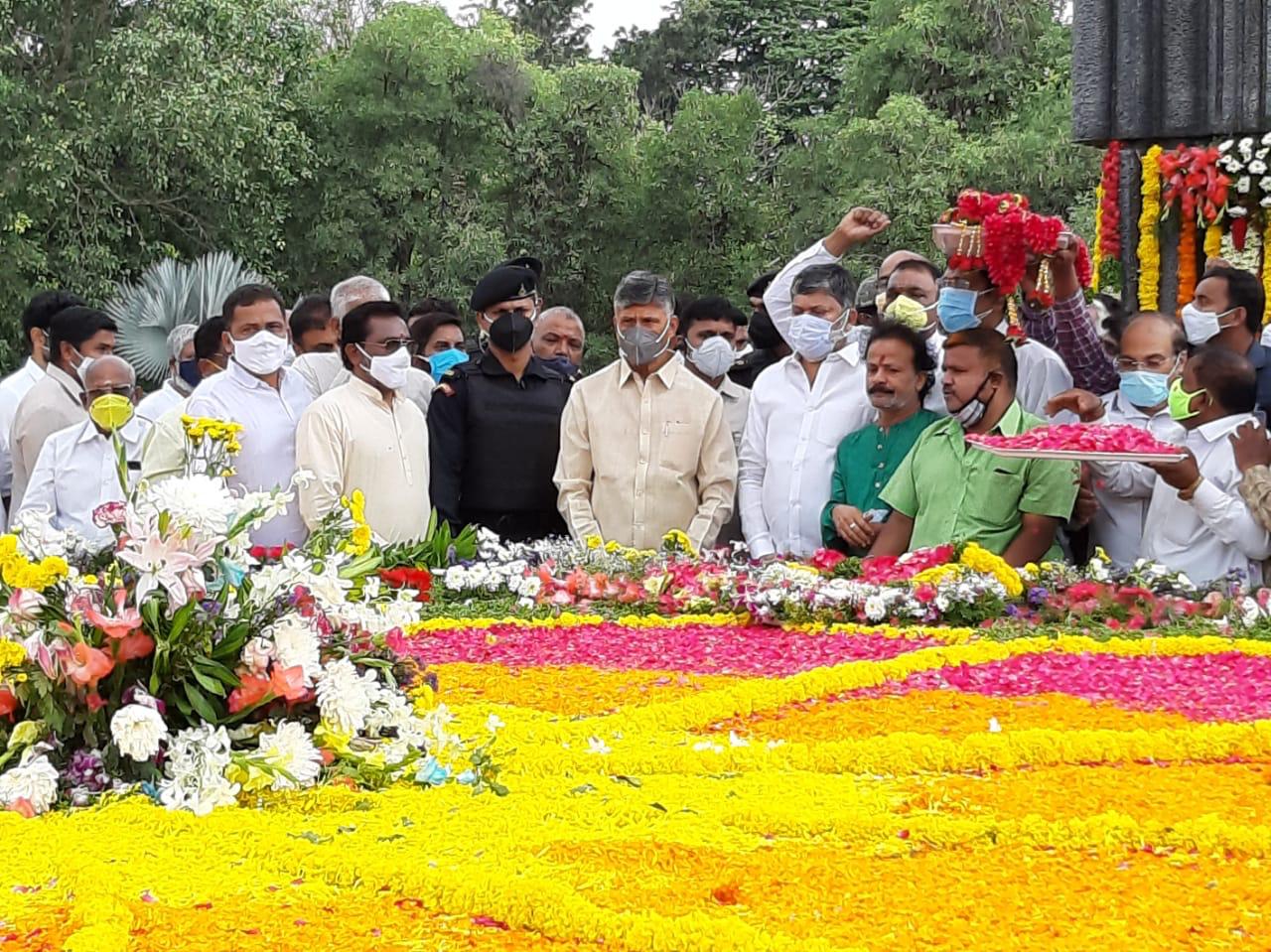 ఘనంగా నందమూరి తారకరామారావు గారి 98వ జయంతి ఘనంగా నందమూరి తారకరామారావు గారి 98వ జయంతి
