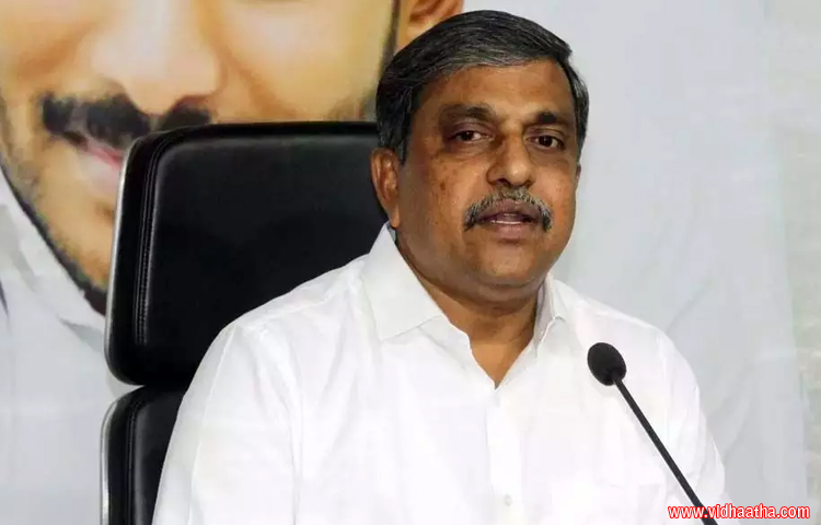 సరిహద్దుల్లో అంబులెన్స్లను నిలిపేయడం దురదృష్టకరం: సజ్జల సరిహద్దుల్లో అంబులెన్స్లను నిలిపేయడం దురదృష్టకరం: సజ్జల