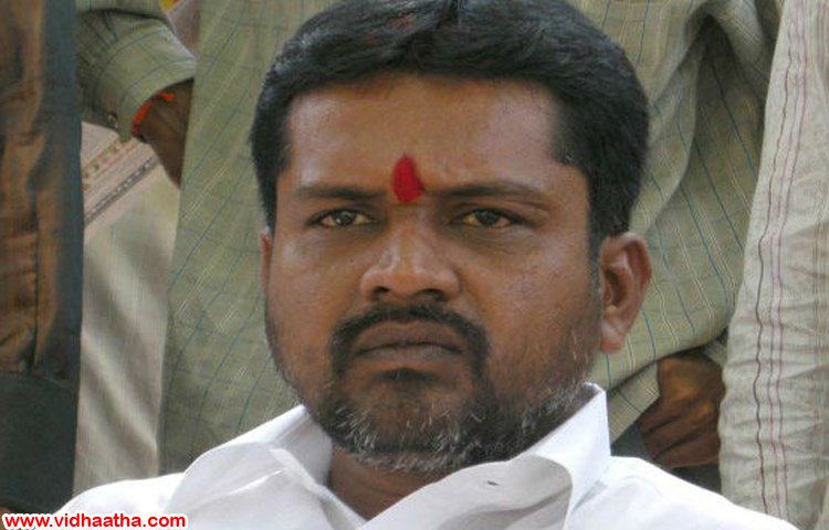 టాస్క్ఫోర్స్ పోలీసుల అదుపులో పుట్ట మధు టాస్క్ఫోర్స్ పోలీసుల అదుపులో పుట్ట మధు