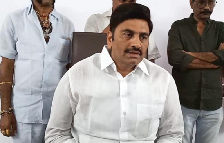 ఎంపీ రఘురామకు ఏపీ సీఐడీ నోటీసులు ఎంపీ రఘురామకు ఏపీ సీఐడీ నోటీసులు